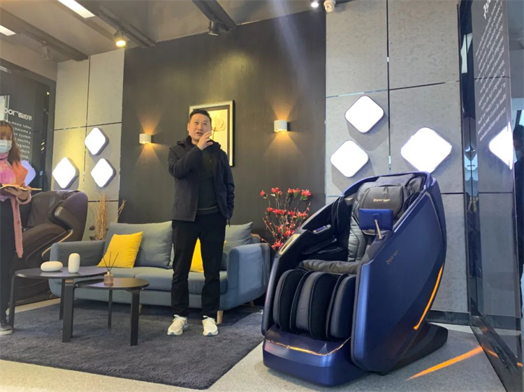 leyu.樂魚體育集團旗下品牌—銳珀爾舉行新款4D穴感總裁按摩椅S500內(nèi)訓(xùn)會