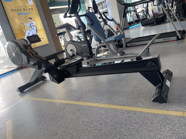 劃船機.jpg 劃船機.jpg